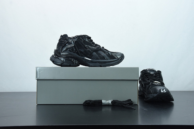 Ba*len*cia*ga runner sneaker