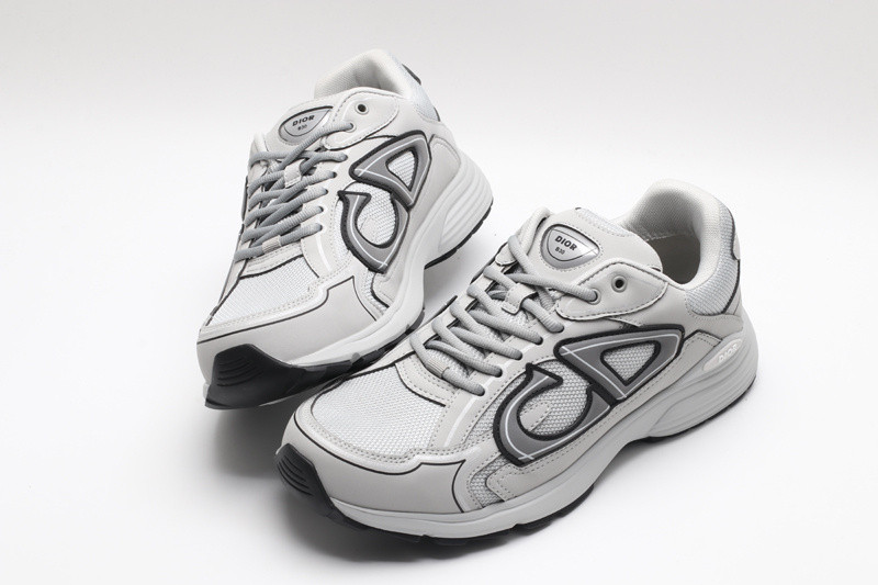 dio* sneaker