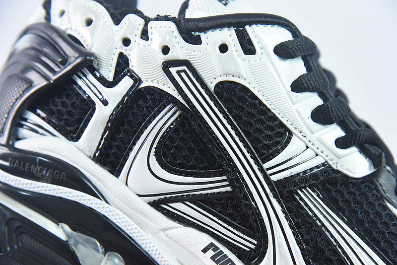 Ba*len*cia*ga runner sneaker