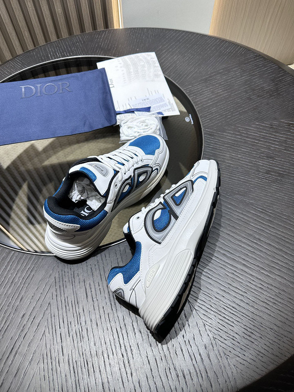 dio* sneaker