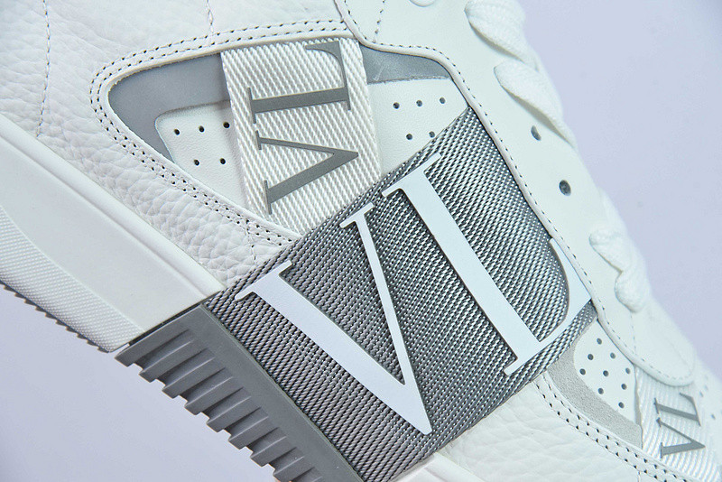 Va1e*ntin0 sneaker