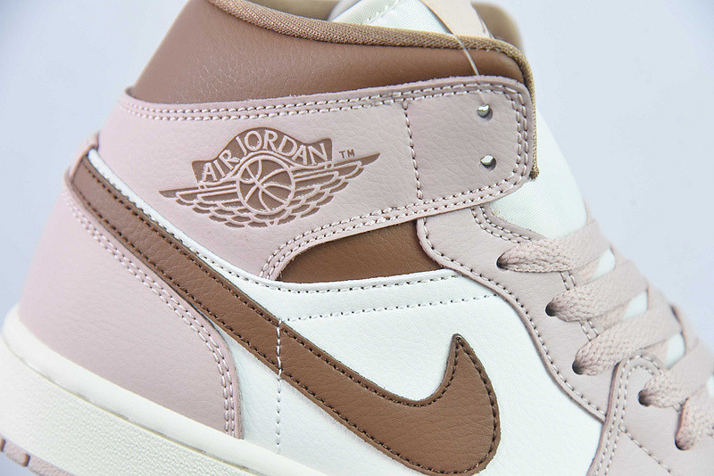 Air Jordan 1 Mid 