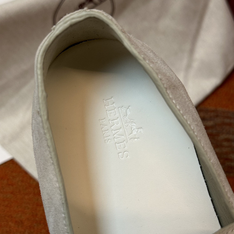H**me5 sneaker