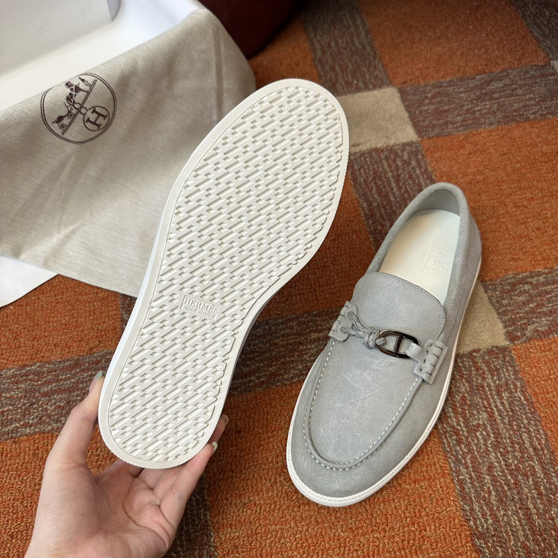 H**me5 sneaker