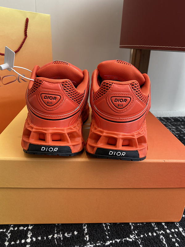 DIO* SNEAKER
