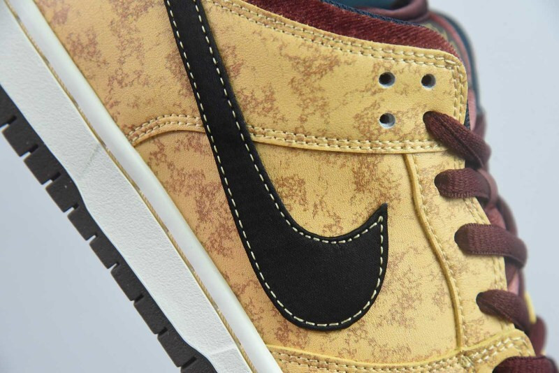 nike SB Dunk Low “City Of Cinema” FZ1278-200