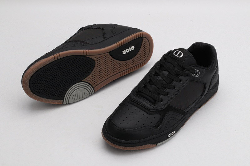 dio* sneaker