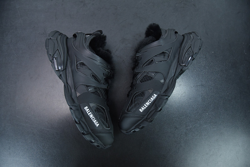 bc track sneaker