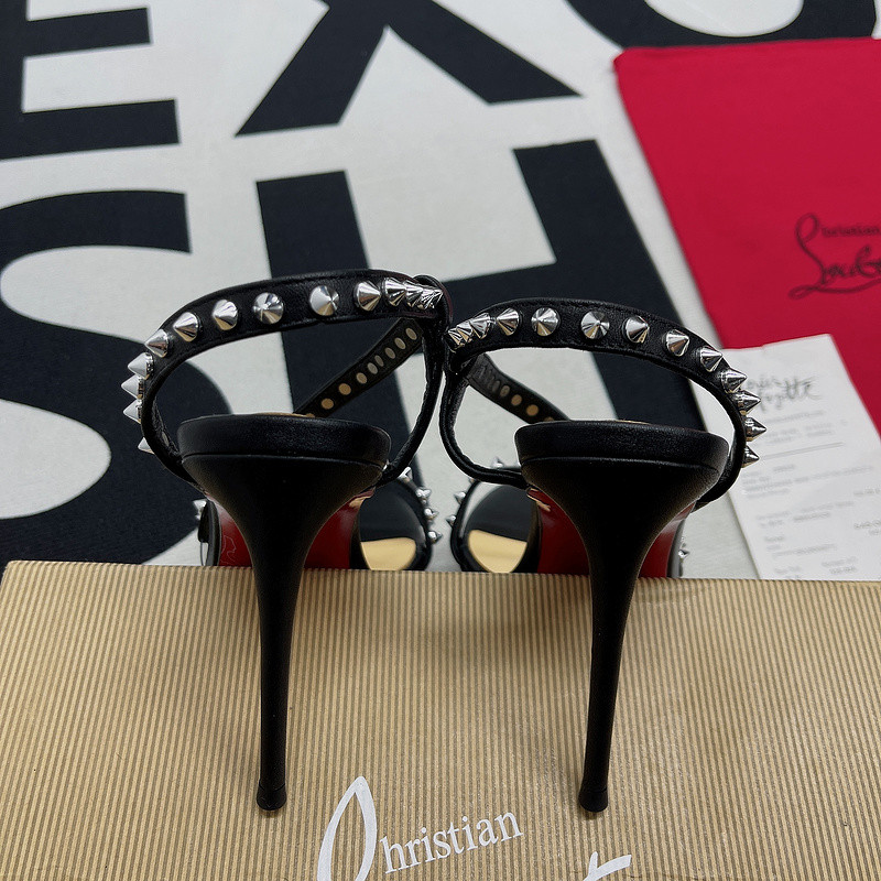 chian louin heel
