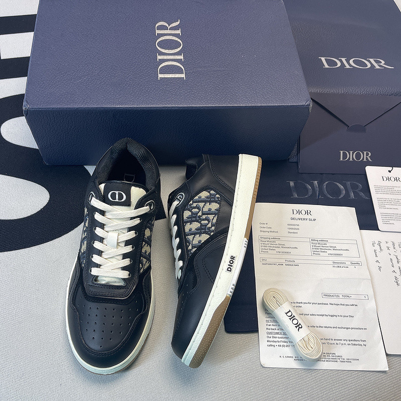 dio* sneaker