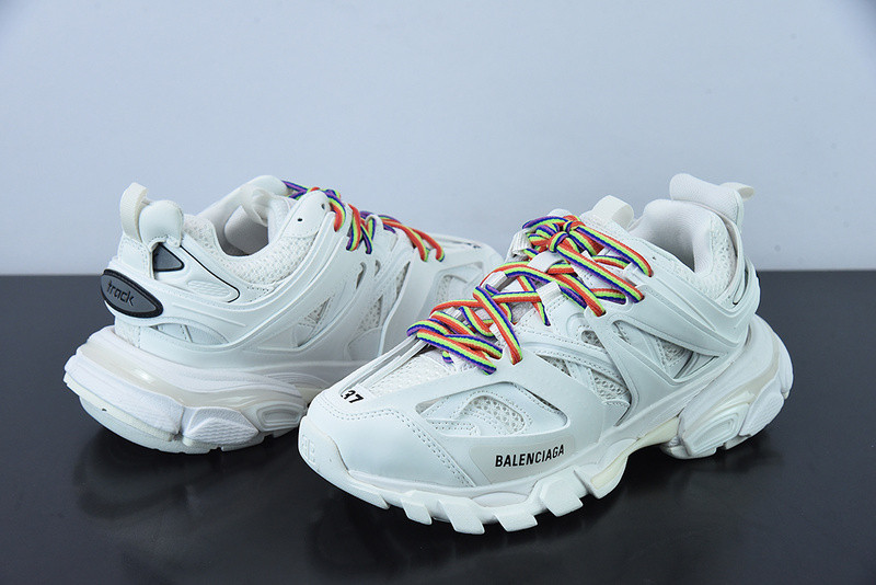 bc track sneaker