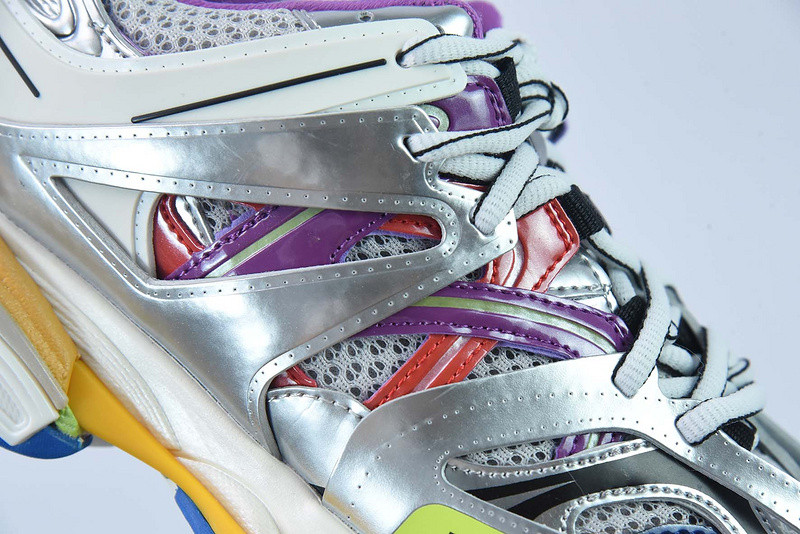 bc track sneaker