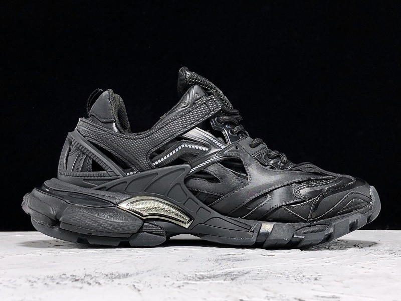 bc track sneaker
