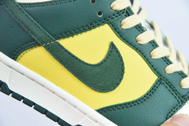 nike dunk low se noble green (women