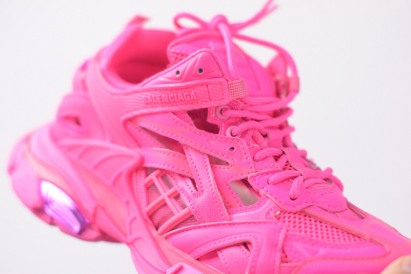 bc track sneaker