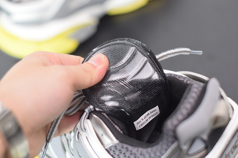 bc track sneaker