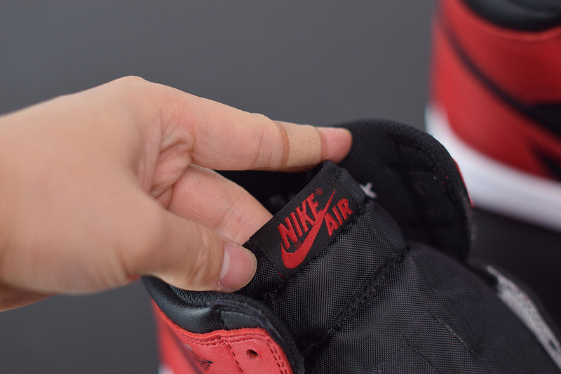 air jordan 1 retro high og "banned 2016 release" 555088-001
