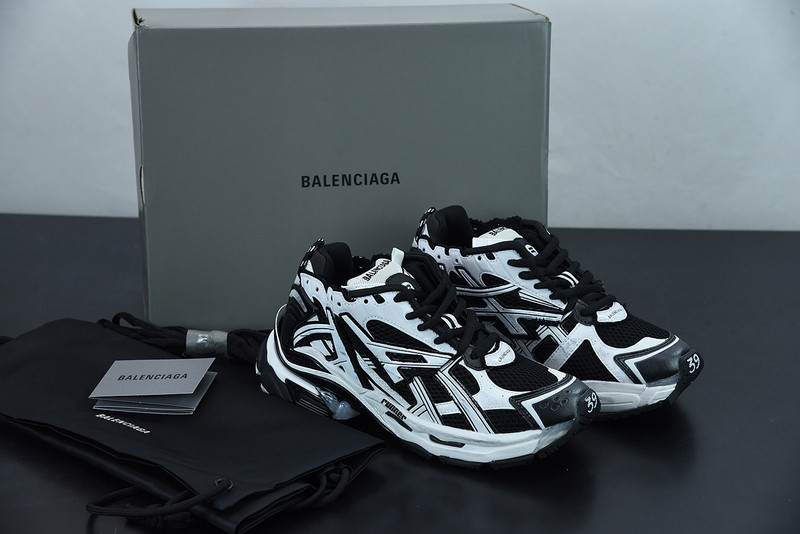 Ba*len*cia*ga runner sneaker