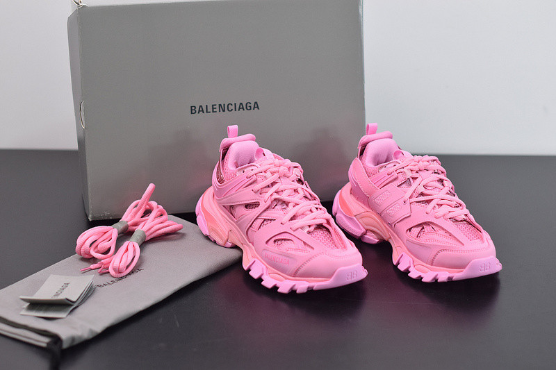 bc track sneaker