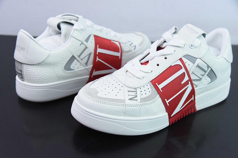 Va1e*ntin0 sneaker