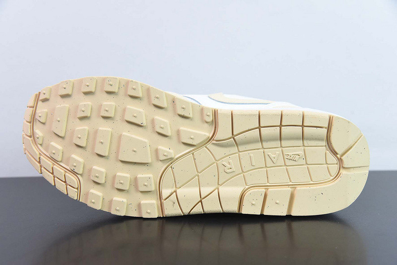 nike air max 1 premium sanddrift (women