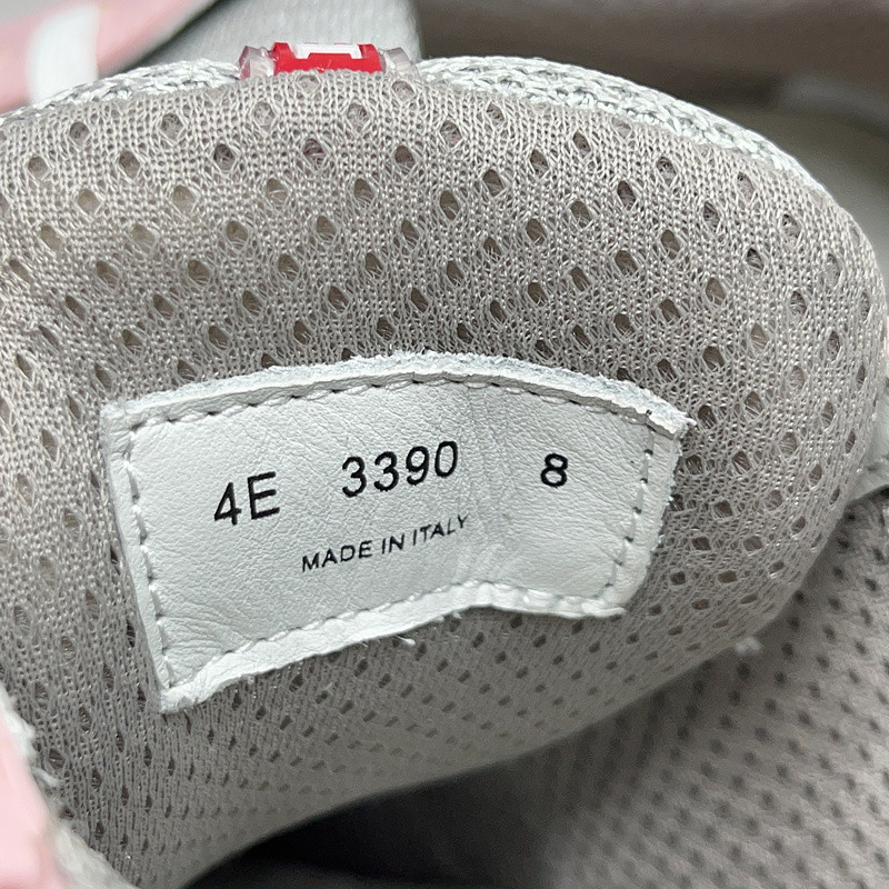 pr sneaker