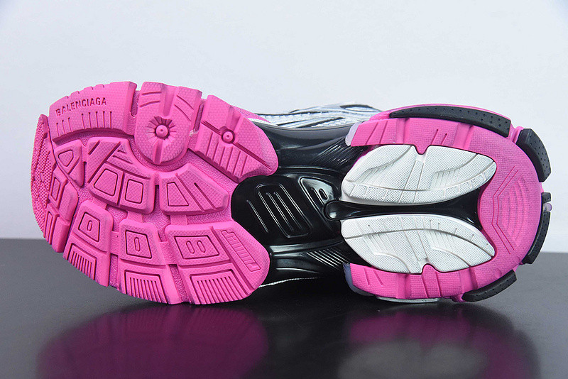 Ba*len*cia*ga runner sneaker