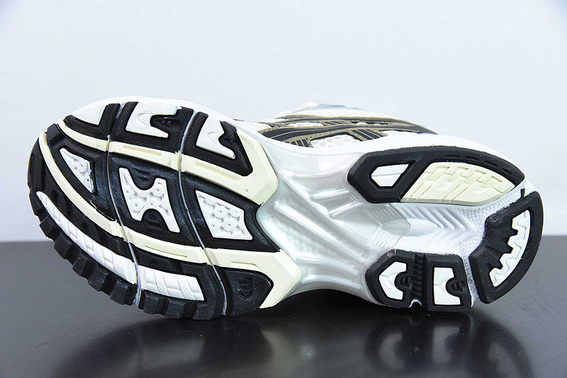 As*ic*s gel kayano 14 