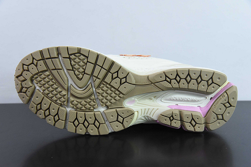 new balance sneaker