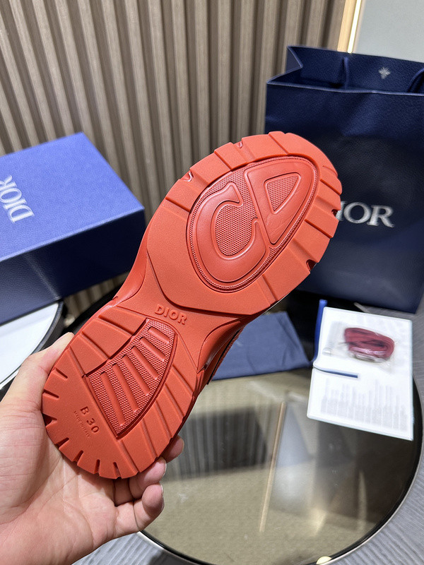dio* sneaker