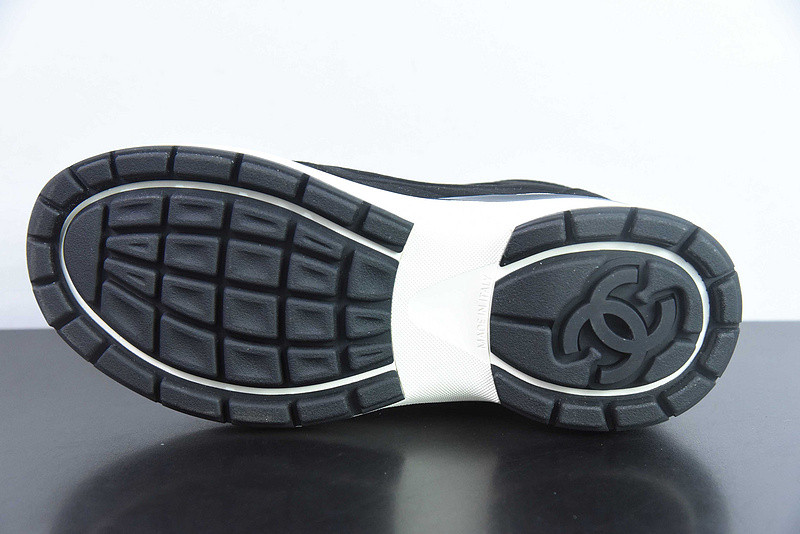 Ch*el sneaker