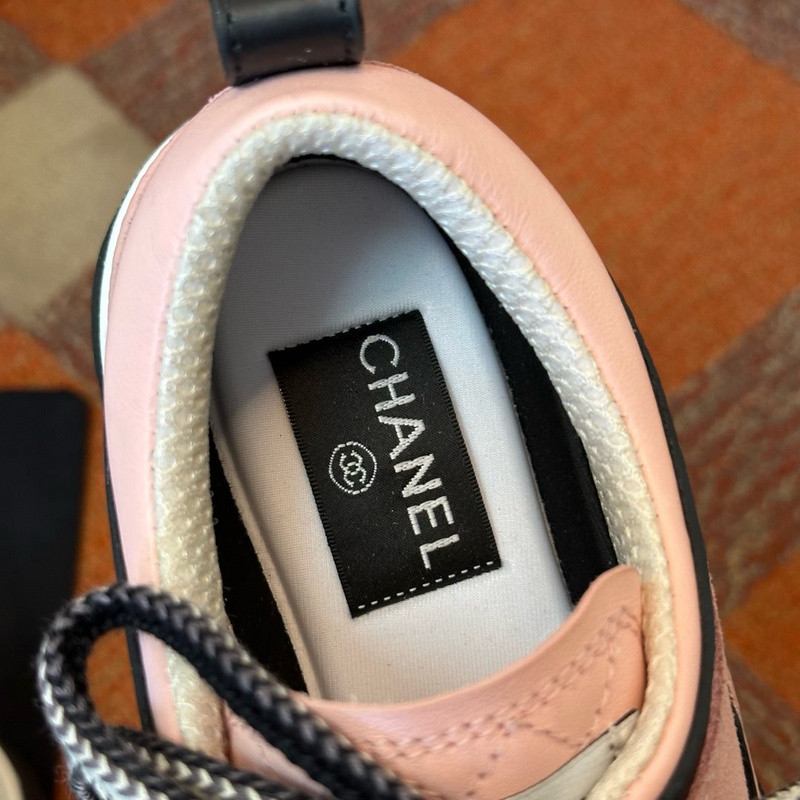 Ch**el sneaker