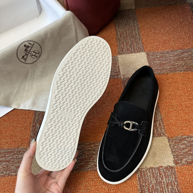H**me5 sneaker