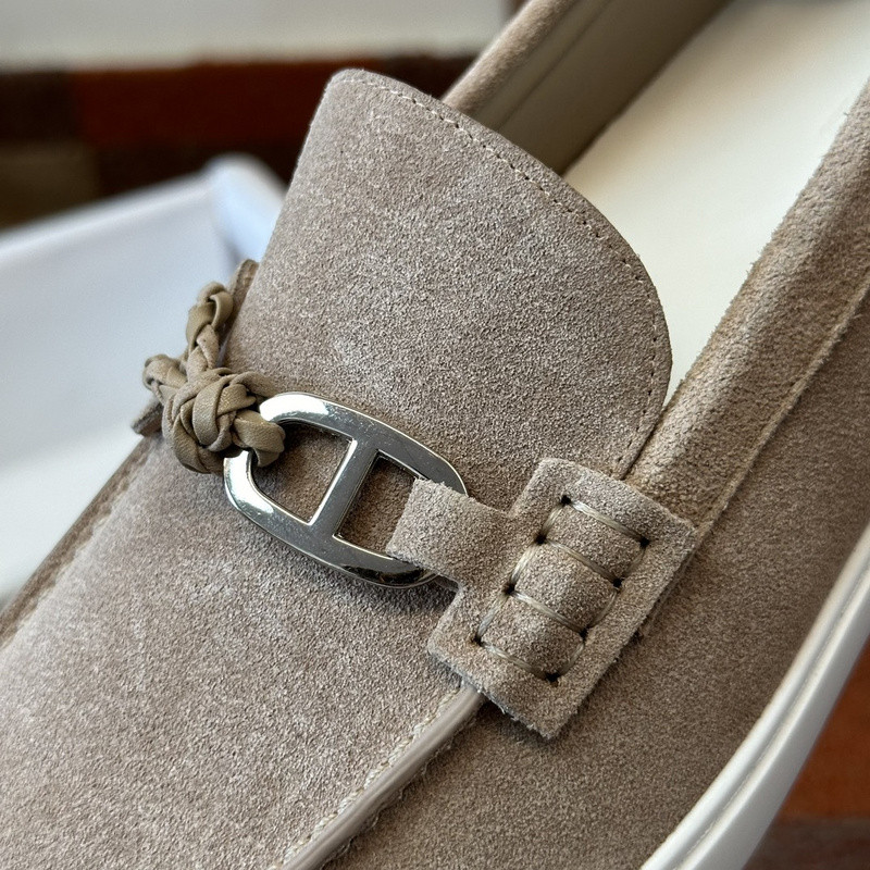 H**me5 sneaker