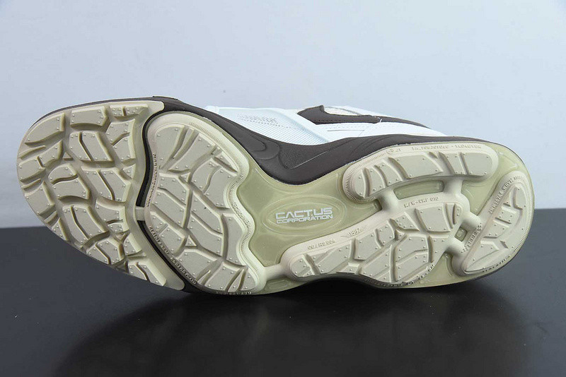 Travis Scott x Nike Zoom Field Jaxx “Light Chocolate” HQ3073-100