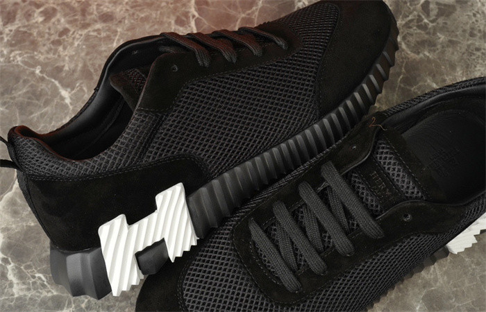 H**mes sneaker