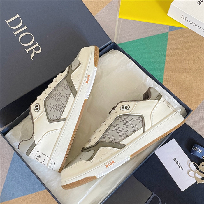 dio* sneaker