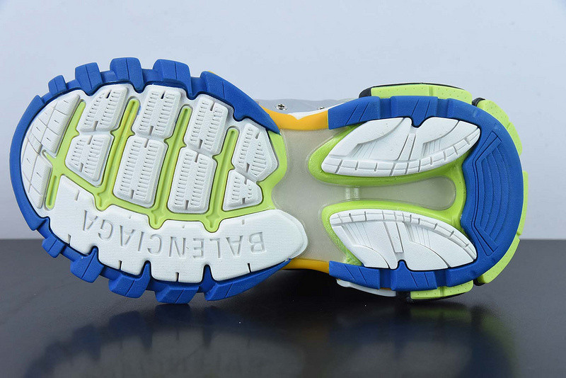 bc track sneaker