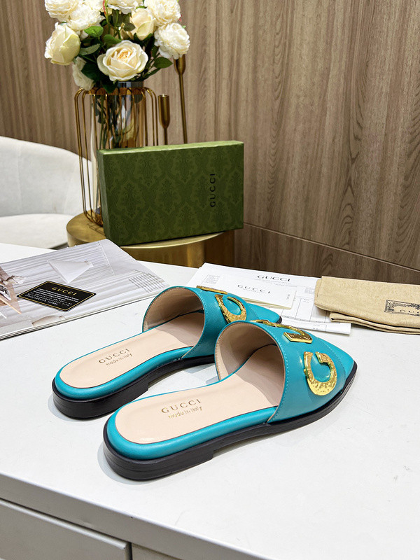 g*u*i sandals