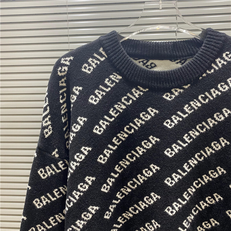 Ba1en*iaga clothes