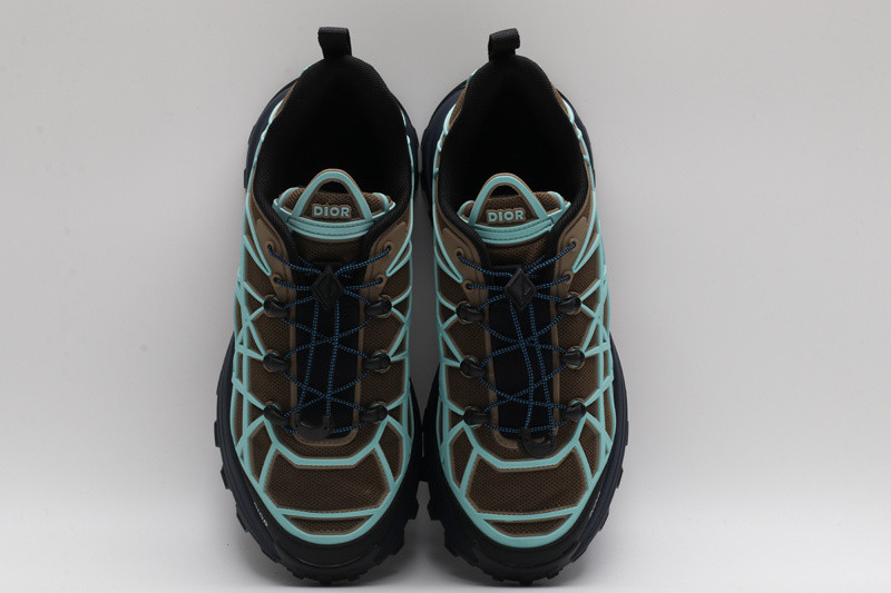 dio* sneaker