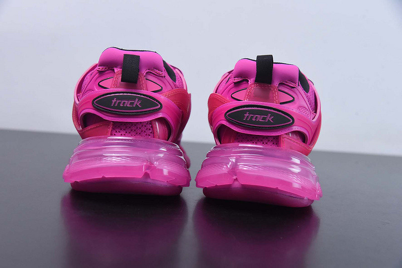 bc track sneaker