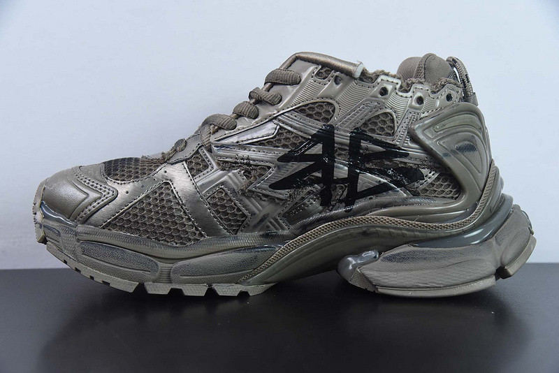 Ba*len*cia*ga runner sneaker