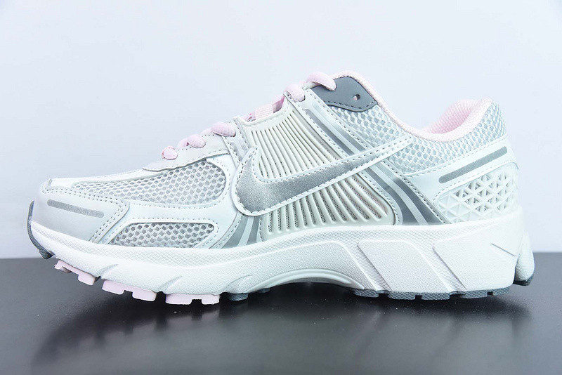 nike wmns zoom vomero 5 520 white pink fn3695-001