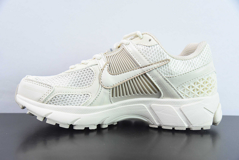 nike zoom vomero 5 "tan/sail" fq6868-111