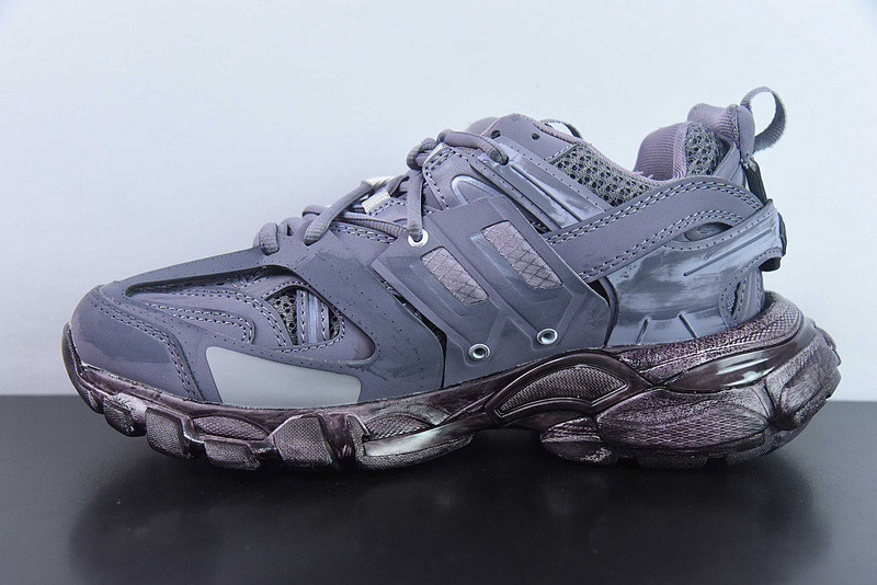 bc track sneaker