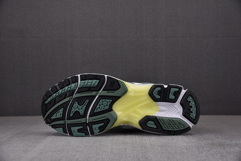 As*ic*s gel kayano 14 