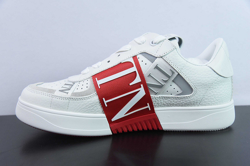 Va1e*ntin0 sneaker