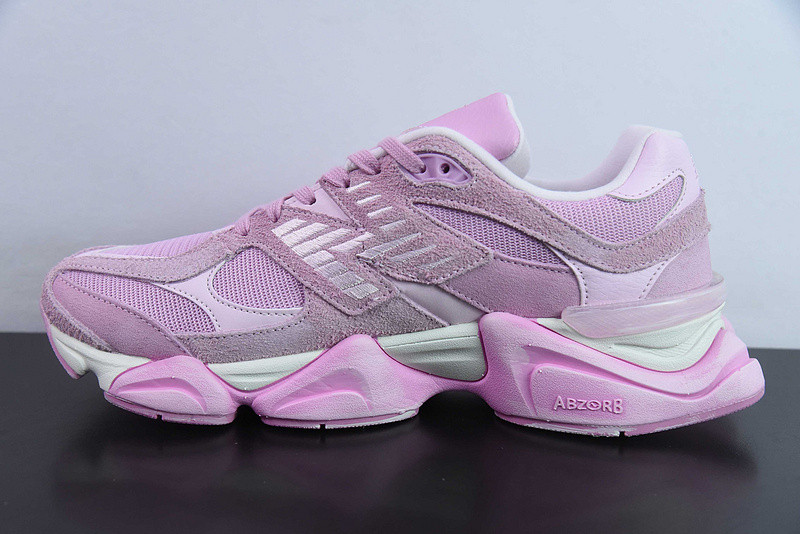 NEW BALANCE SNEAKER