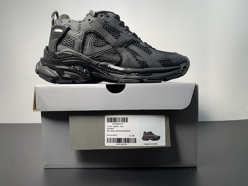 Ba*len*cia*ga runner sneaker